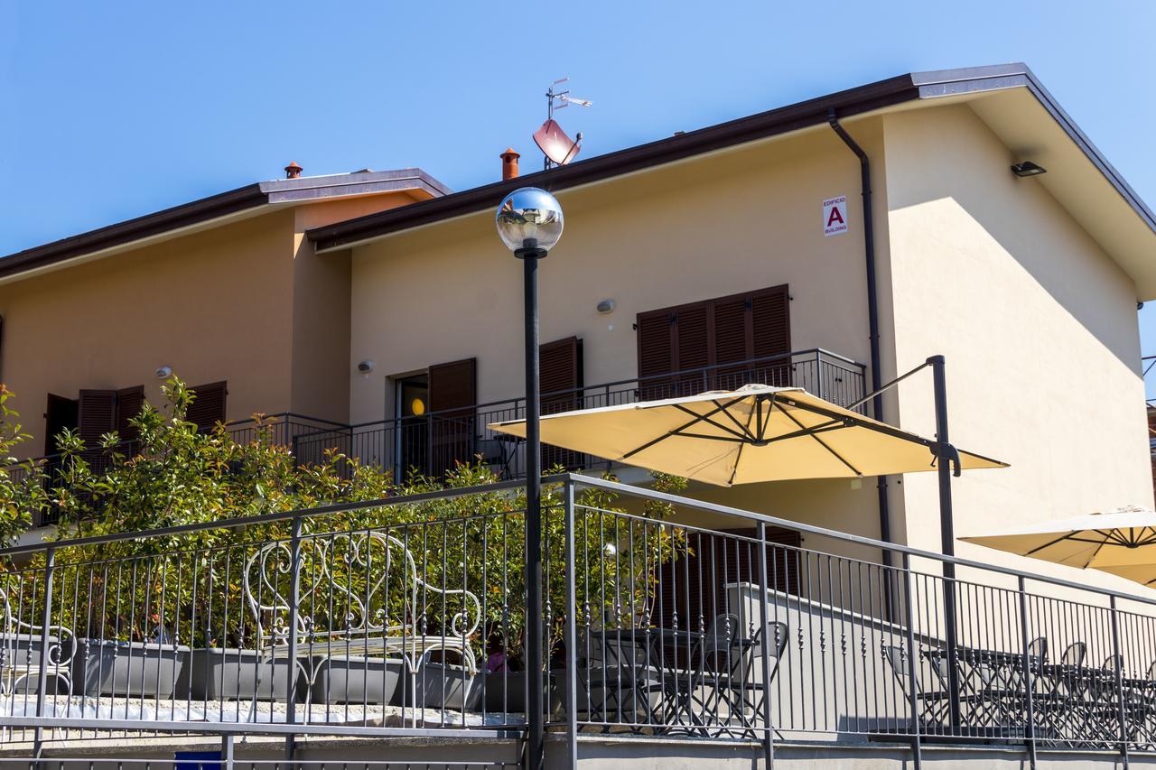 Hotel Rossovino Como Exterior photo